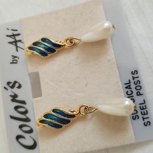New Vintage AAI Gold Pearl Dangle Earrings